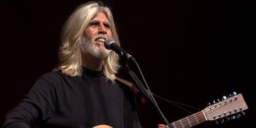 Oswaldo Montenegro retorna ao Vivo Rio com nova versão de “A Dança dos Signos”