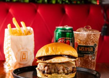 Usina Burger celebra 10 anos com retorno do hambúrguer Overbacon até março