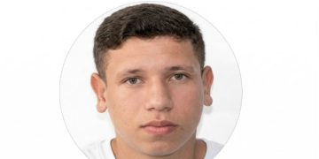 Jovem envolvido em estupro coletivo em Copacabana se entrega à polícia