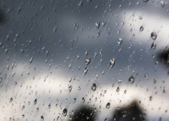 Sistema de baixa pressão provoca chuva forte e rajadas de vento em Niterói, prevê Defesa Civil