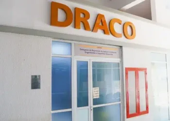 Polícia apreende seis fuzis em operação contra milícia na Baixada Fluminense