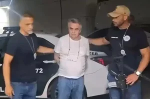 Ator condenado por estupro de vulnerável é preso após ordem judicial e encaminhado ao sistema prisional.