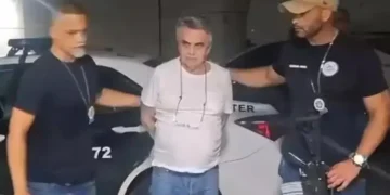 Ator condenado por estupro de vulnerável é preso após ordem judicial e encaminhado ao sistema prisional.