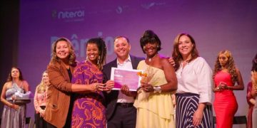 Niterói homenageia 68 servidoras municipais pelo reconhecimento ao trabalho feminino