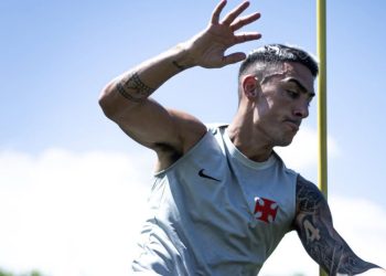 Vasco pode ficar sem Puma Rodriguez contra o Coritiba por convocação à seleção do Uruguai