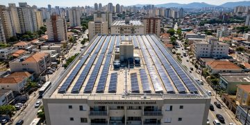 Legislação simplifica instalação de energia solar em condomínios brasileiros