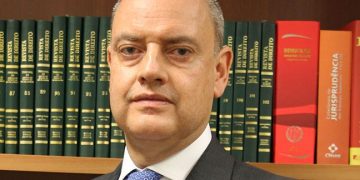 Ricardo Couto de Castro assume interinamente o governo do Rio até eleição na Alerj