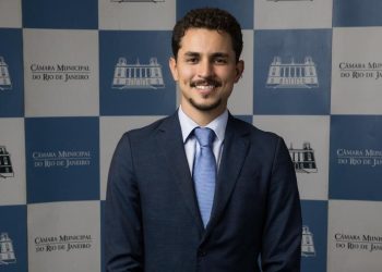 Justiça do Rio concede liberdade a vereador Salvino Oliveira após prisão preventiva