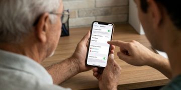Configurações de smartphones facilitam uso e aumentam autonomia de idosos no Brasil