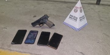 Policiais recuperam motos roubadas e apreendem arma de uso restrito após troca de tiros em Niterói