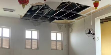 Escola de Niterói permanece interditada após desabamento e problemas estruturais desde 2023