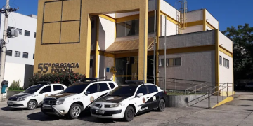 Mulher trans é presa por armazenar pornografia infantil em Niterói