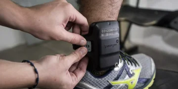 Câmara aprova uso obrigatório de tornozeleira eletrônica para agressores de mulheres em risco