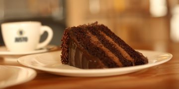 Justo Café lança cardápio de Páscoa com chocolates, sobremesas autorais e bebidas especiais