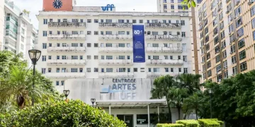 Exposição em Niterói revisita os registros do 8 de janeiro para preservar memória e refletir sobre a democracia