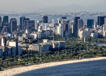 Operação de trânsito no Aterro do Flamengo durante a corrida Mulher Maravilha