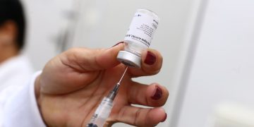 Niterói inicia vacinação contra influenza em grupos prioritários no Dia D de mobilização