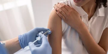 Alerj realiza campanha gratuita de vacinação contra o HPV para adolescentes no Rio