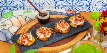 Restaurante vegano promove Noite Latina com menu internacional e música ao vivo em Botafogo