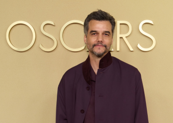 Wagner Moura apresenta categoria no Oscar e destaca filme brasileiro “O Agente Secreto”