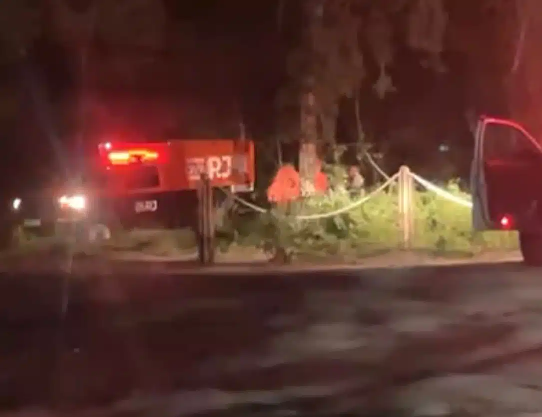 Corpo de homem é localizado no Canal de Bambuí em Maricá e caso mobiliza equipes de resgate e autoridades para investigação.