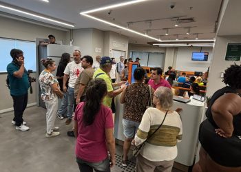 Fiscalização identifica longas filas e irregularidades em agências bancárias de Copacabana