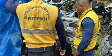 Operação em Niterói promove a interdição de depósito irregular de peças de veículos