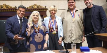 Gabriel da Muda recebe Medalha Pedro Ernesto por contribuição à cultura carioca