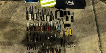 Prefeitura do Rio apreende mais de 70 armas brancas em operação na Zona Norte