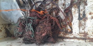 Ferro-velho clandestino na Zona Norte do Rio é interditado por irregularidades e furto de energia