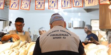 Vigilância Sanitária de Niterói realiza fiscalização no Mercado São Pedro antes da Semana Santa