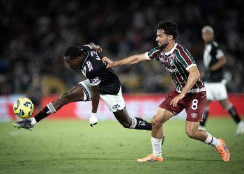Vasco e Fluminense se enfrentam pelo Campeonato Brasileiro no Maracanã nesta quarta-feira