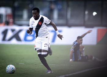 Andrés Gómez é o segundo atleta com mais dribles certos no Brasileirão 2026