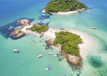 Angra dos Reis: região com mais de 365 ilhas destaca-se pelo turismo sustentável e paisagens costeiras