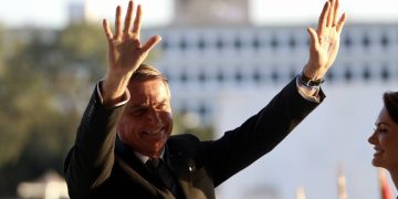 Alexandre de Moraes autoriza prisão domiciliar de Bolsonaro por motivo de saúde