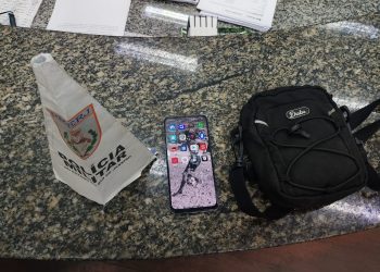 Homem é preso acusado de roubo a pedestre na Rua Visconde do Rio Branco, em Niterói