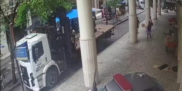 Fim da loja Leader na Uruguaiana Rio registra saque de equipamentos estruturais do imóvel