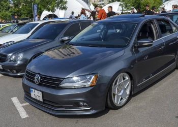 Custo mensal para manter carro popular em 2026 fica entre R$ 1.200 e R$ 2.000