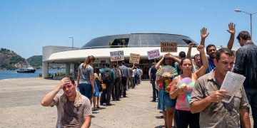 Transportes aquaviários em Charitas enfrentam crise e mobilizam cobrança de melhorias