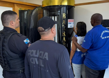 Três clínicas de estética são interditadas no Rio por irregularidades e uso de bronzeamento UV proibido