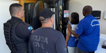 Três clínicas de estética são interditadas no Rio por irregularidades e uso de bronzeamento UV proibido