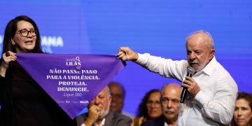 Lula abre Caravana Federativa em Niterói com anúncio de R$ 1 bilhão para saneamento