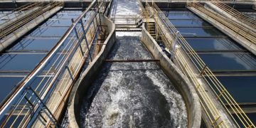 Cedae realiza manutenção na Estação de Tratamento Laranjal para garantir abastecimento seguro