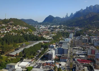 Ministério Público pede suspensão de lei que permite prédios de até 60 metros em Teresópolis