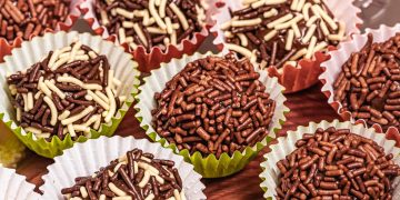 Doces rápidos e acessíveis com ingredientes do dia a dia para festas improvisadas