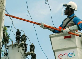 Furtos de energia na área da Enel Rio crescem 7% em 2025, afetando segurança e tarifas