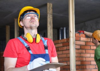 Erros na construção que elevam a temperatura interna de residências no Brasil