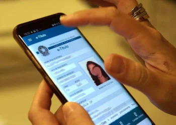 Prazo para regularizar pendências e fazer o primeiro título eleitoral termina em 6 de maio