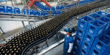 Fábrica da Ambev no Rio oferece tours gratuitos com degustação e história da cerveja