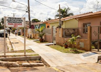 Programa habitacional reserva 3% de moradias para idosos, garantindo acessibilidade e prioridade